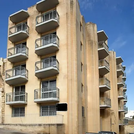 Standard 3 Bedroom Balluta Bay Apartament